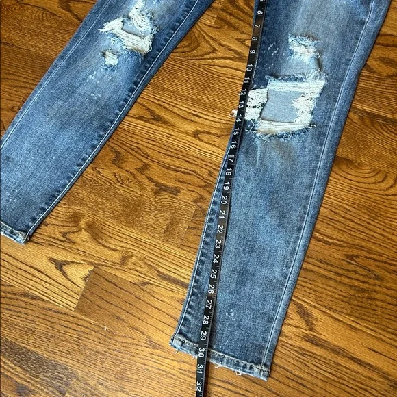 NWT Judy Blue Distressed Boyfriend Jeans medium wash size 27/5 - Picture 8 of 10